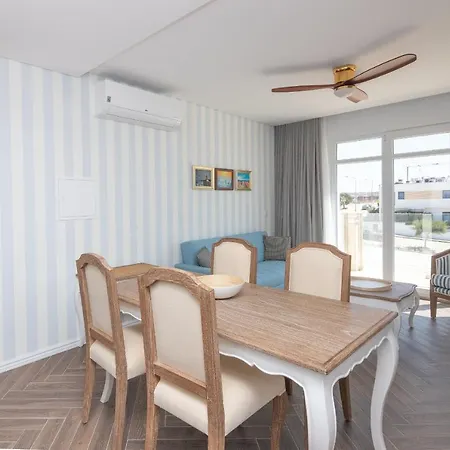 Altido Ocean View Apts With Pool And Parking Apartment *