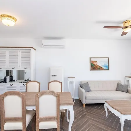 Altido Ocean View Apts With Pool And Parking Apartment *
